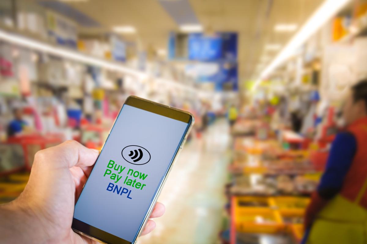 Struggling US consumers turn to Klarna, PayPal to afford groceries and gas