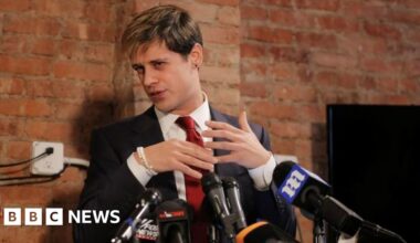 Right-wing commentator Milo Yiannopoulos detained by ICE - BBC