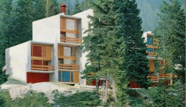 Morassutti's mountain houses, reviewed by Dino Buzzati