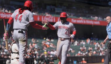 Eugenio Suarez's grand slam highlights 7-run 9th inning as the Reds rally past Giants 10-9