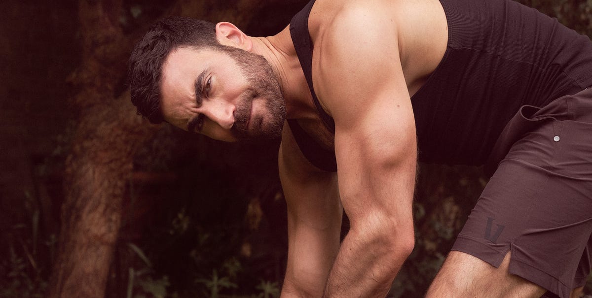 How Brett Goldstein Uses Heavy Supersets to Build Muscle at 46