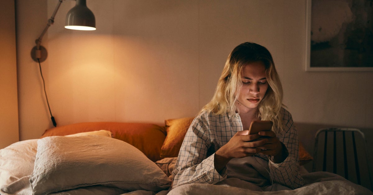 Some Gen Zers swap their smartphones for "dumb" phones to curb social media habits