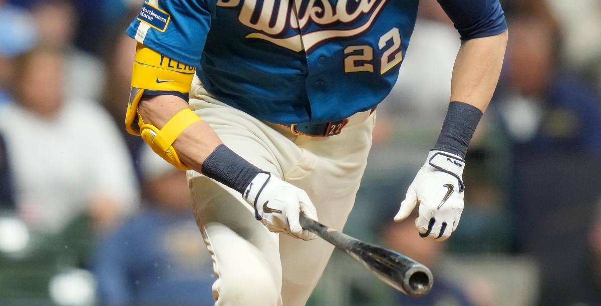 Offense; Henderson; Stay hot as Brewers shut down Rangers