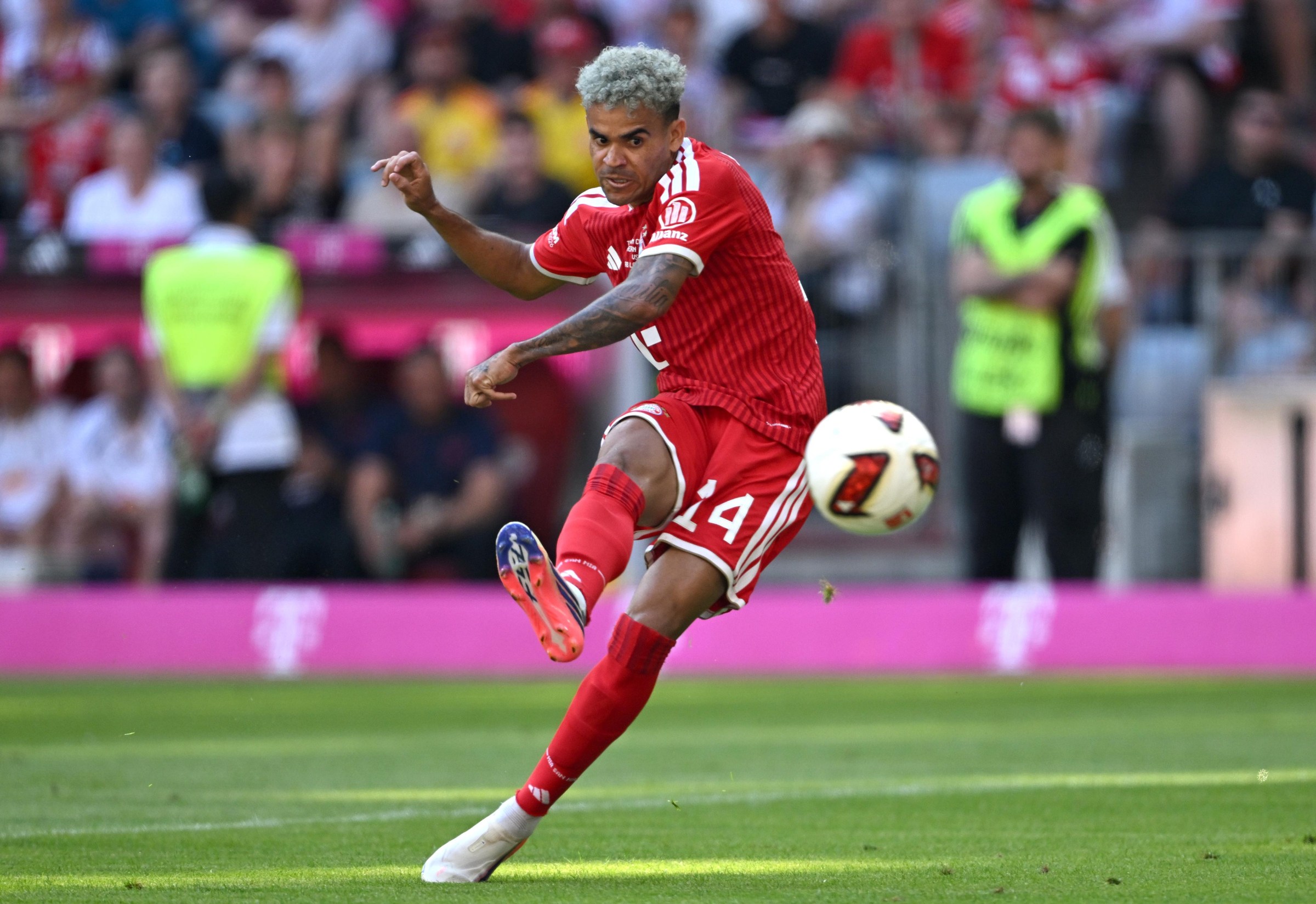 MUNICH, GERMANY - AUGUST 15: Luis Diaz of Bayern Munich scores his team’s first goal during the Telekom Cup match between FC Bayern München and RB Leipzig at Allianz Arena on August 15, 2026 in Munich, Germany. (Photo by Christian Kaspar-Bartke/Getty Images)