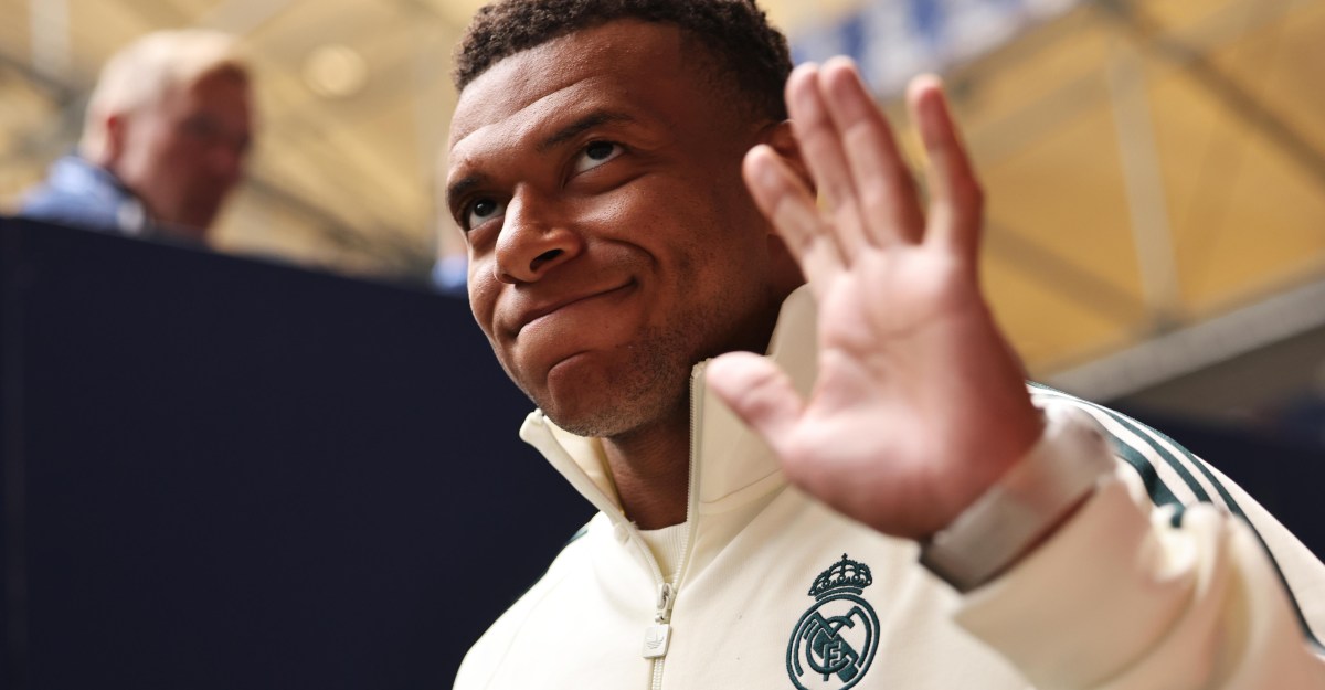 Mbappé starts against Schalke, Diomande on the bench