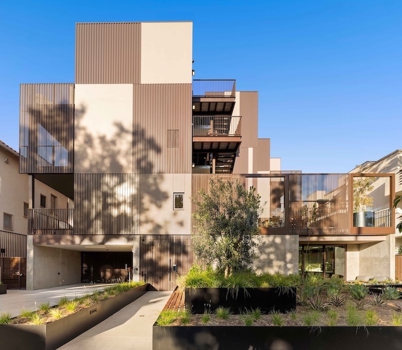 bronze corrugated metal wraps spf:architects' multifamily housing in west hollywood - 1