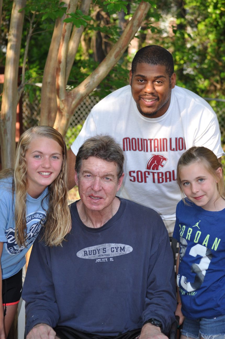 Former Chicago Bears guard Josh Beekman came to Don Horton's home in Raleigh, North Carolina, to visit the coach before his death in 2016.