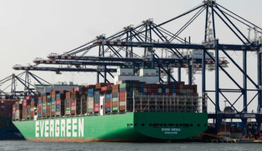 Tariff refunds are juicing corporate profits and GDP as more tailwinds converge to propel growth to a blistering 4.3% pace, top economist says