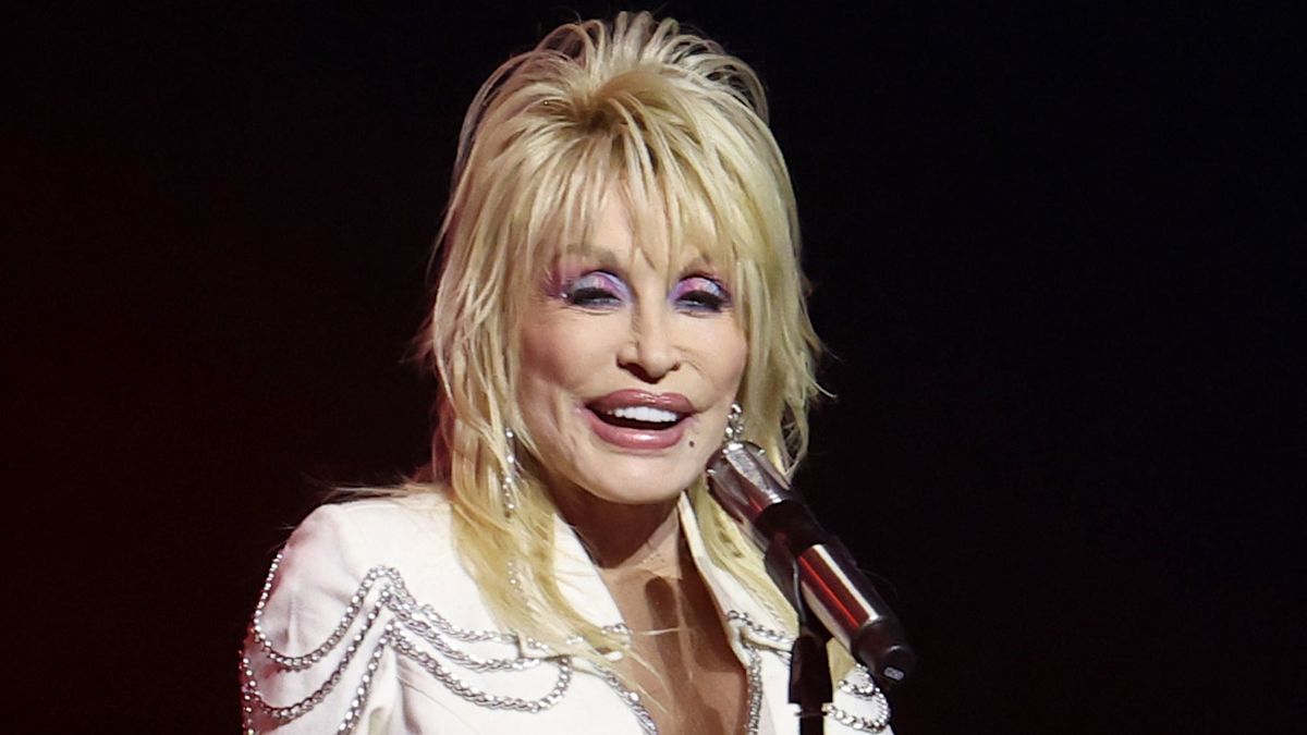 Dolly Parton, beloved country music icon, dies at 80 after 'brief battle with cancer'