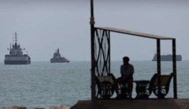 Oil rises over 3% as US, Iran resumes military attacks