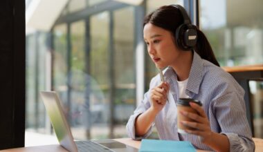 As a college student, here are 7 tips for managing your money