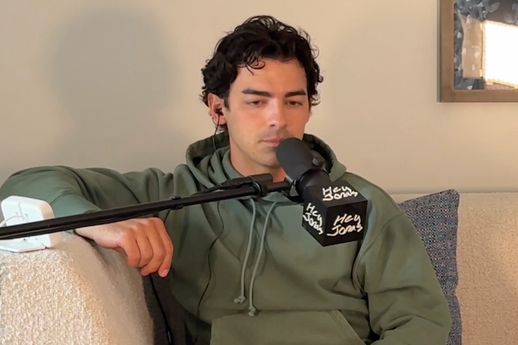 Joe Jonas Says Solo Album Disappointment Led Him to Start Therapy