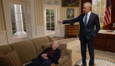Obama in Larry David Show Revisits Tan Suit Controversy