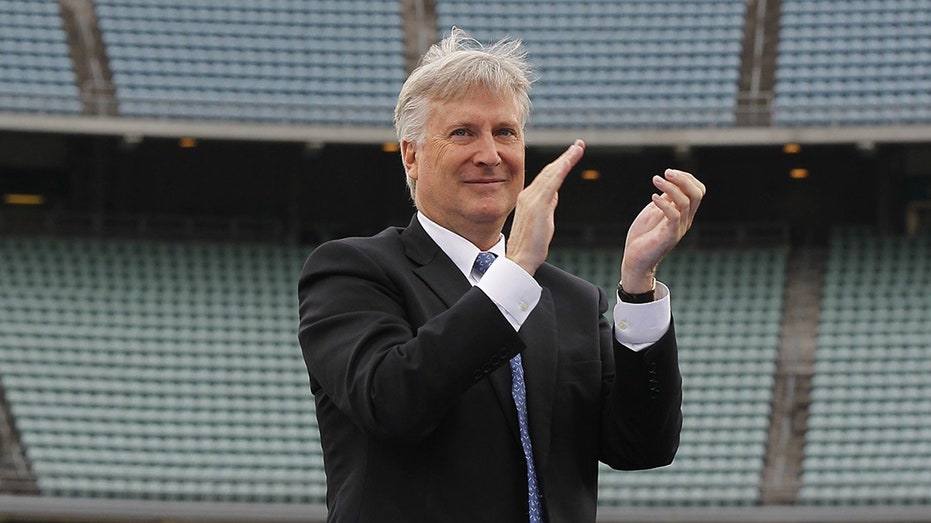 Mark Walter clapping