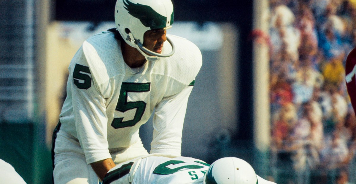 Eagles News: Did Philadelphia tease a new (old) helmet?