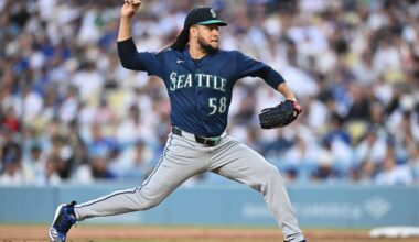Mariners to trade Luis Castillo to White Sox for three players