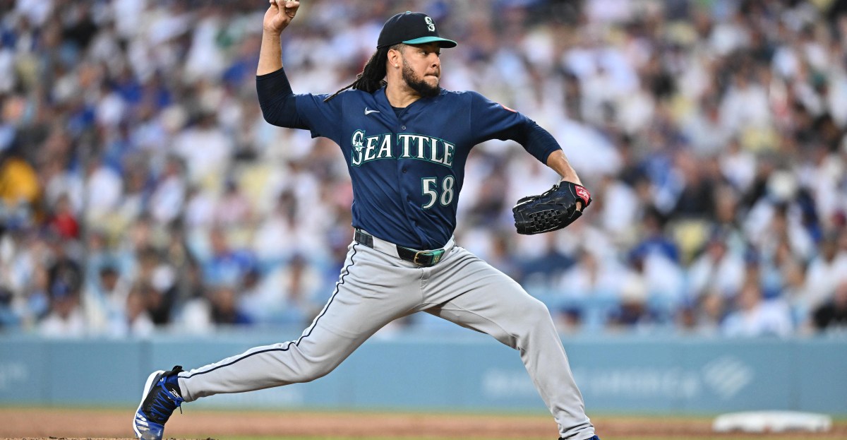 Mariners to trade Luis Castillo to White Sox for three players