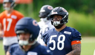Bears Camp Report: Wright hurt, CBs return, van den Berg with the ones, and more