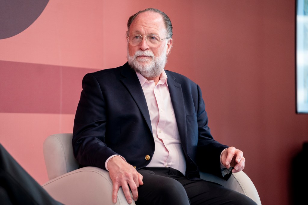Ricardo Hausmann, Director of the Center for International Development, participating in a dialogue on economic complexity and policies.