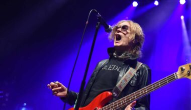 Glenn Hughes onstage