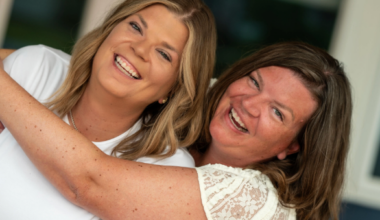 A woman went to "hell and back" before her rare disease diagnosis. Then she saw the same symptoms in her sister.