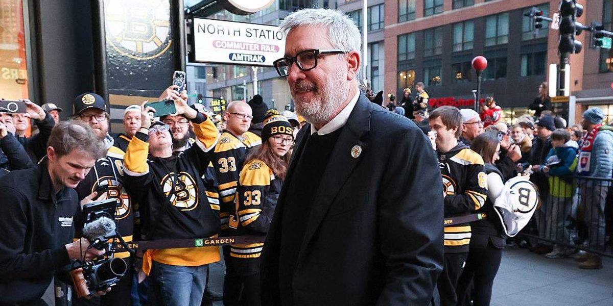 Cam Neely leaves door open for Bruins to go another season without a captain