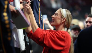 Sophie Cunningham shares touching moment with young Fever fan after game against Portland