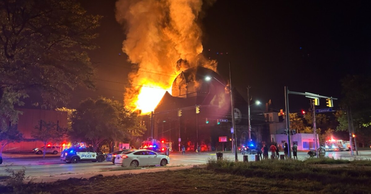 Fire destroys vacant church in Cleveland