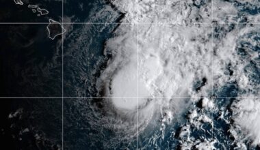 Tropical Storm Moke to cause more flooding as Hawaii recovers from Lala : NPR