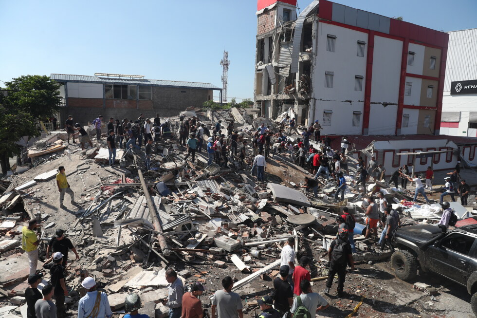 7.4-magnitude quake strikes western Colombia