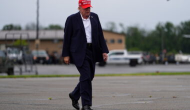 Republican candidates weigh how to align with Trump as midterms near