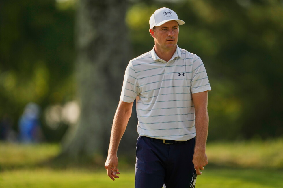 Jordan Spieth shoots 65 to share lead in PGA Tour playoff opener