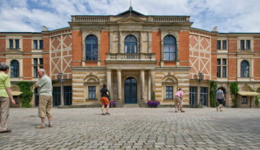 AI staging experiment draws boos at Wagner festival in Germany