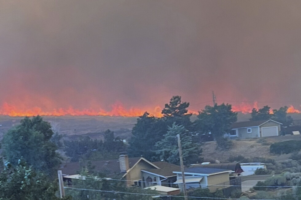 Hawk Fire nears Reno, Nevada, with thousands ordered to evacuate
