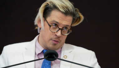 Far-right British provocateur Milo Yiannopoulos arrested by U.S. immigration enforcement