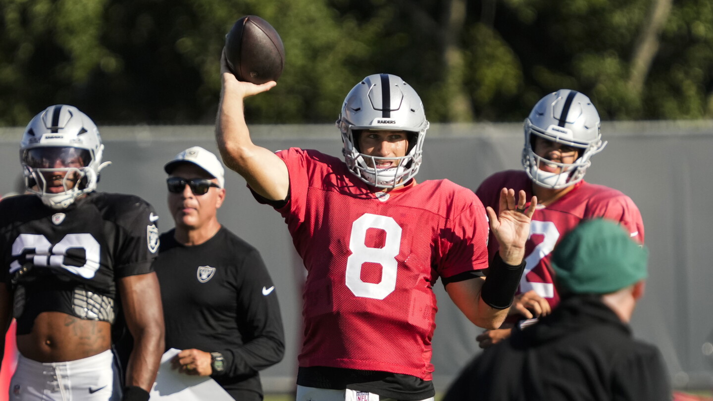 Kirk Cousins frustrated by defenders hitting his arm during practice