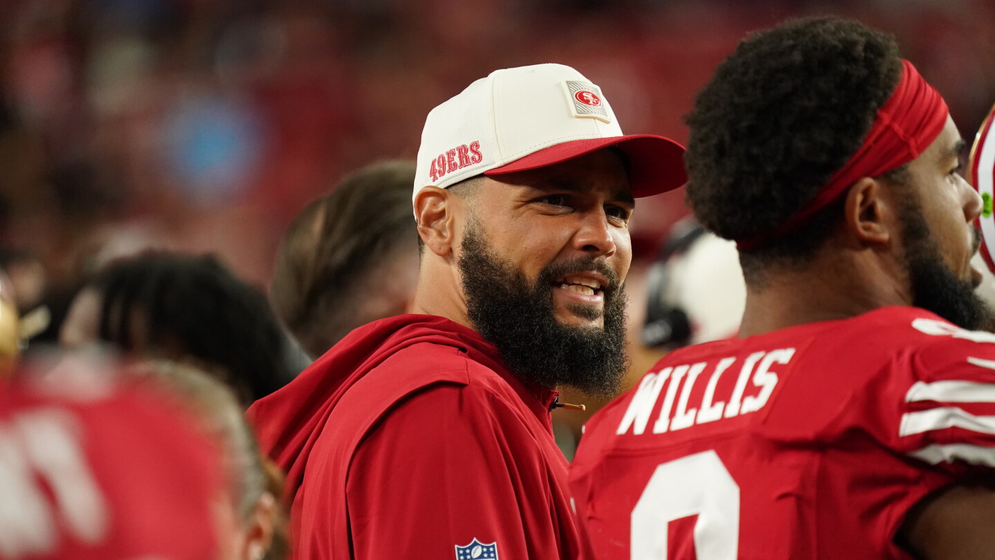 49ers WR Mike Evans left the joint practice early with "tightness"