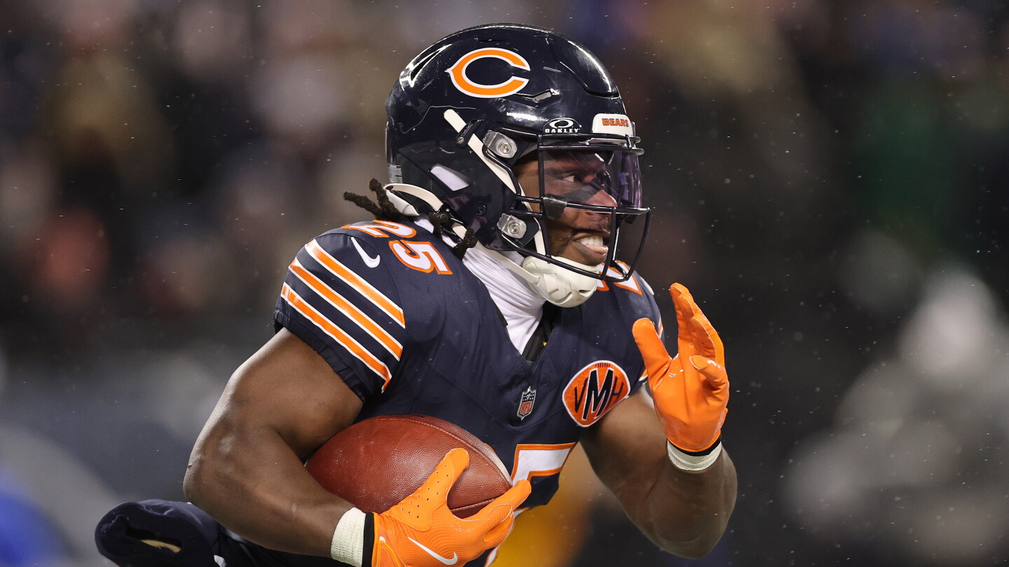Report: Kyle Monangai to have MRI on knee, Bears believe he avoided serious injury