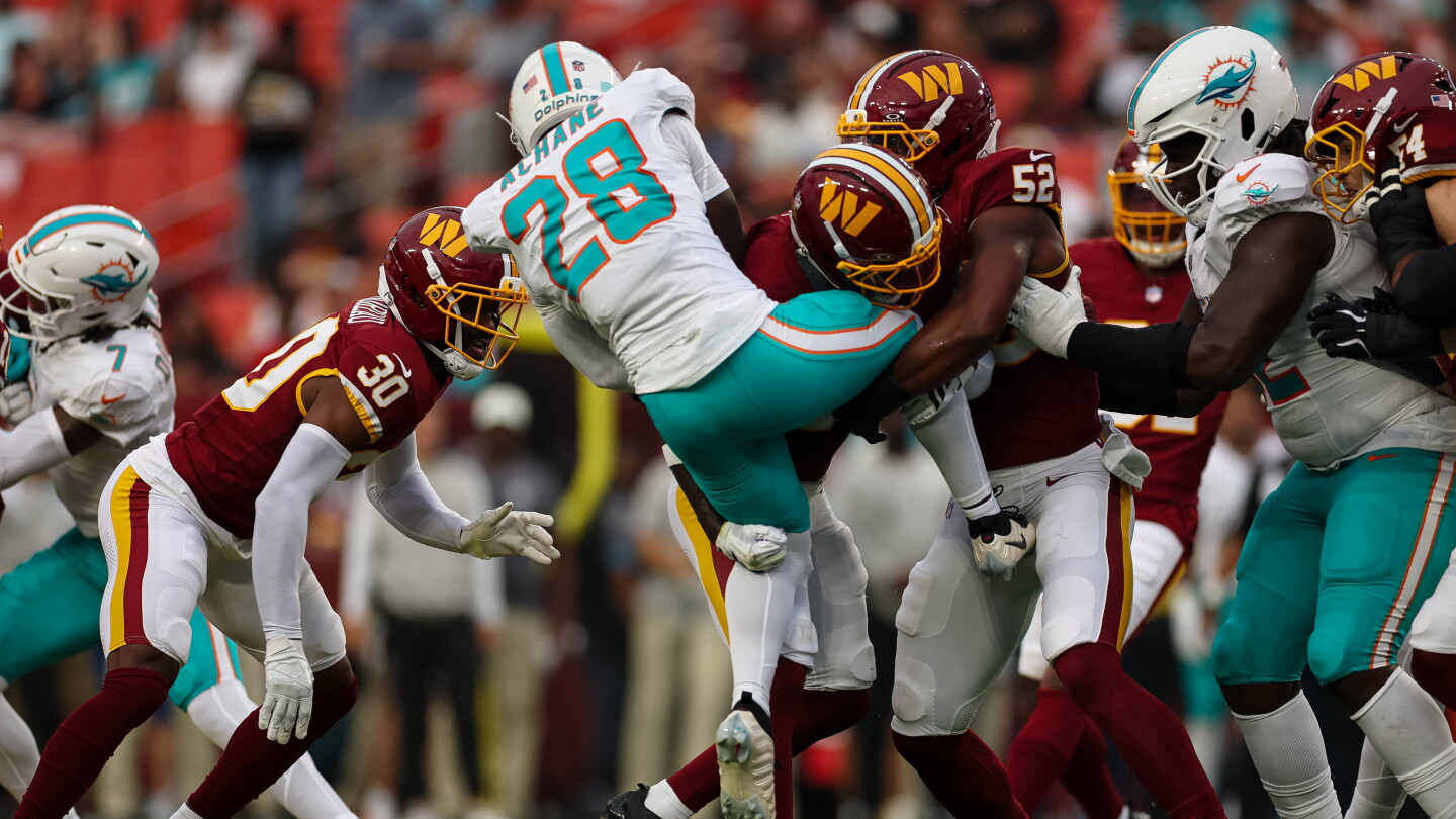 Jeff Hafley makes it clear he was joking about 40 touches per game for De'Von Achane