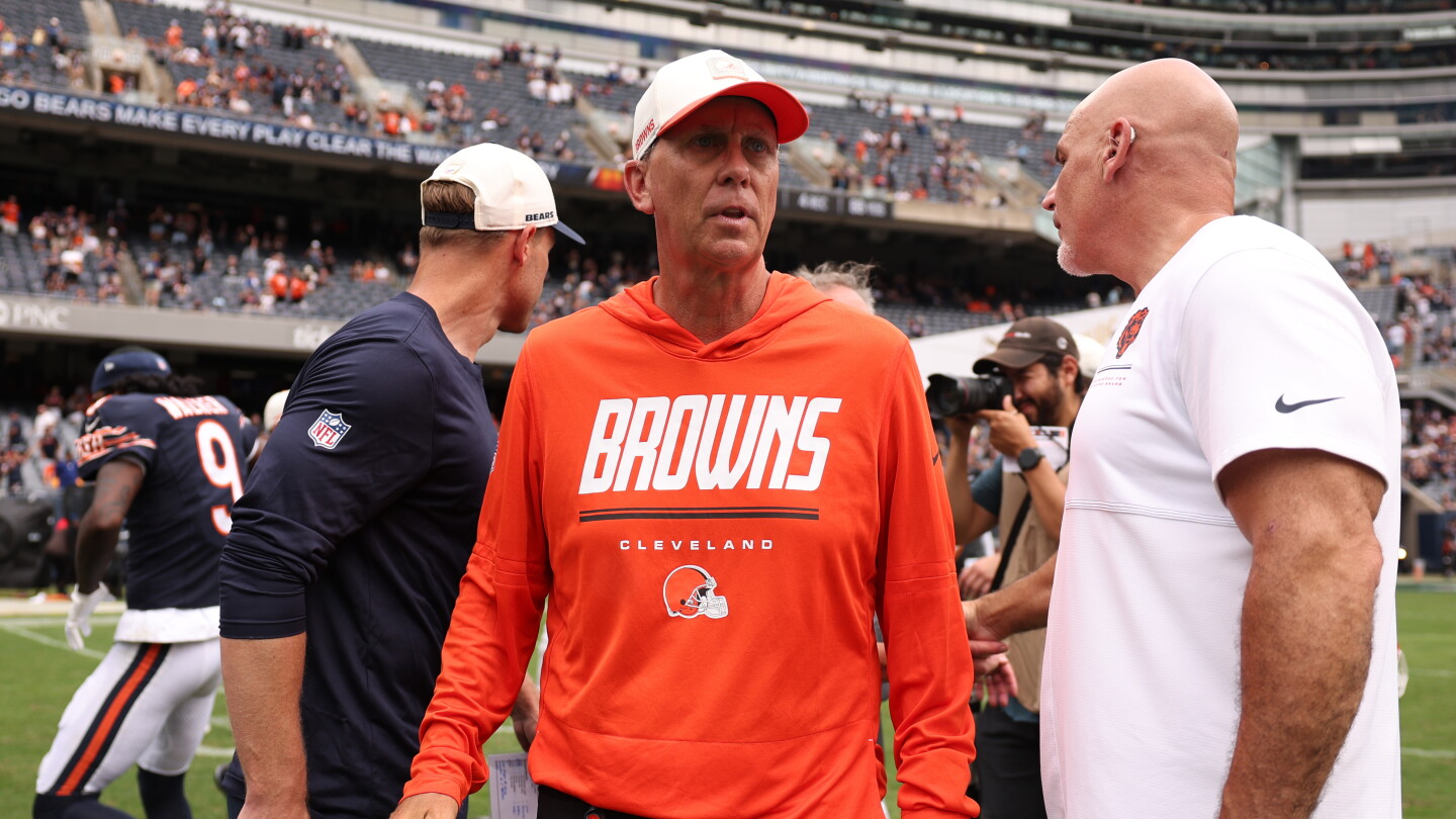 Browns coach Todd Monken on TE Dae'Quan Wright entering the portal: "Man, isn't this shit crazy?"