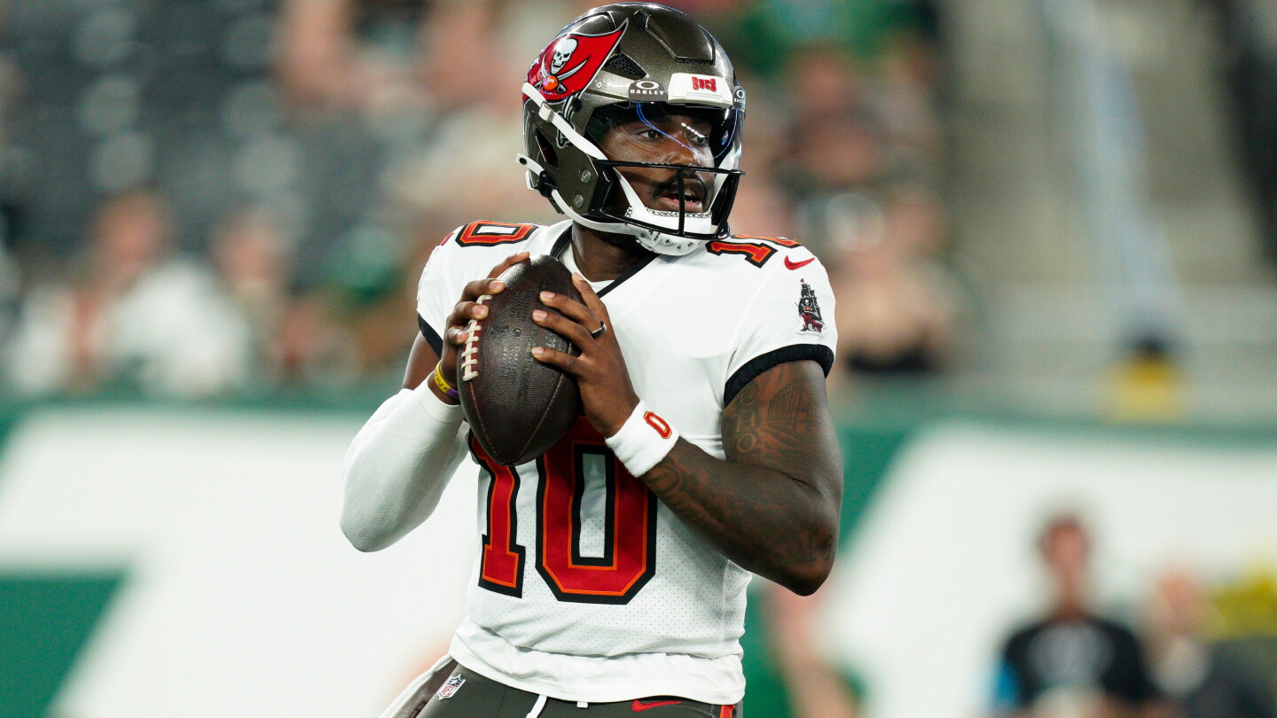 Buccaneers' undrafted rookie QB Jalon Daniels impresses in preseason debut