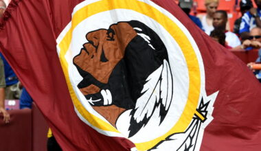 Commanders sell gear with abandoned name, logo at team store