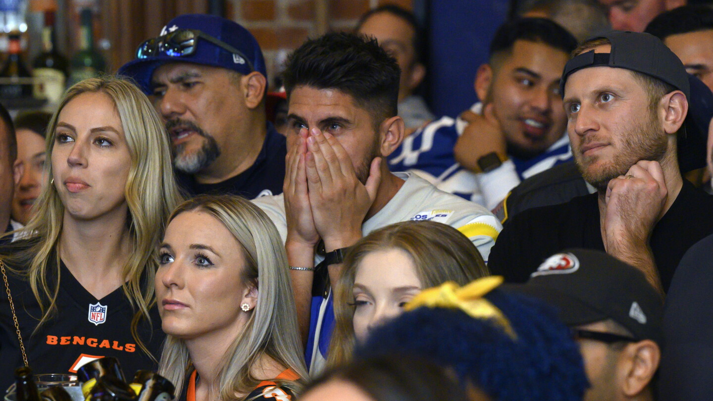 Bar owners consider legal action after Sunday Ticket bait-and-switch