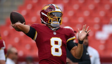 Marcus Mariota injured in first quarter, heads to locker room