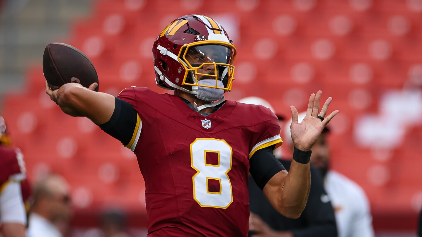 Marcus Mariota injured in first quarter, heads to locker room