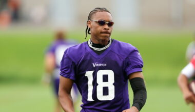 Justin Jefferson trying to build connection with both quarterbacks