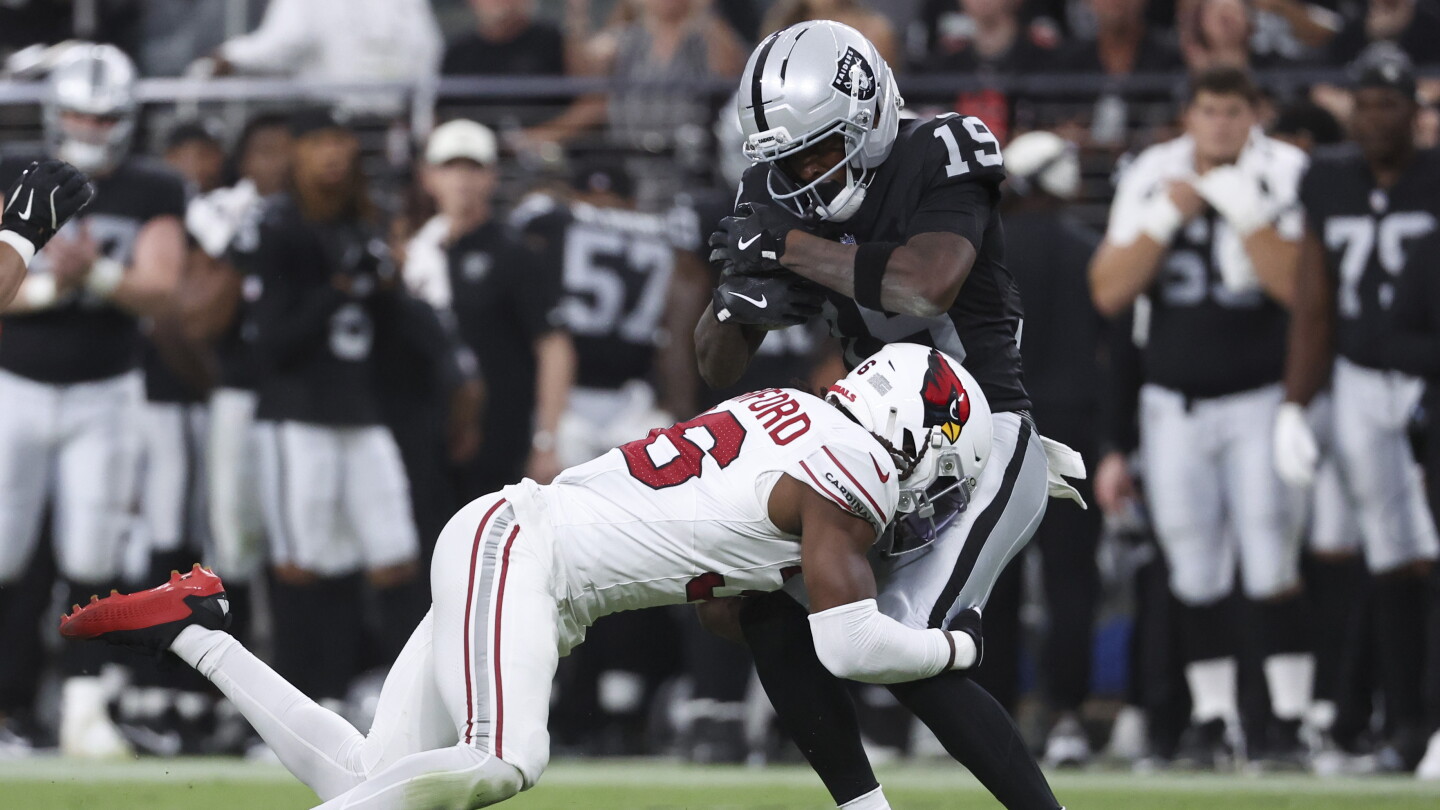 Raiders sixth-round rookie receiver Malik Benson earning first-team reps