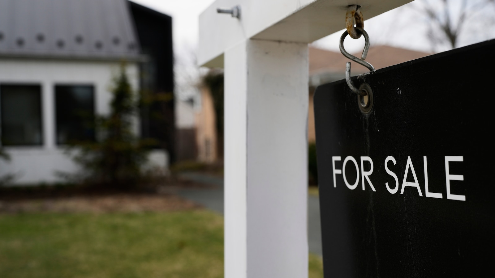 Mortgage rates rise, bringing average 30-year loan rate to where it was 4 weeks ago