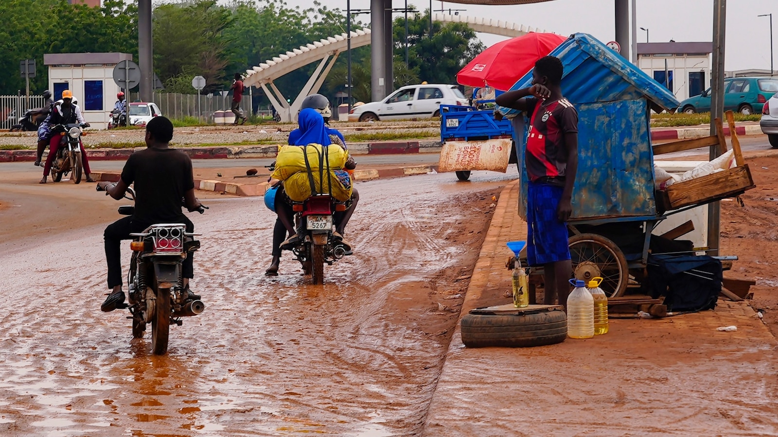 Gunfire and explosions reported in Niger's capital, local media and witness say
