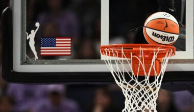 Sky, without two of guards in second half due to injuries, fall to Sun 87-81